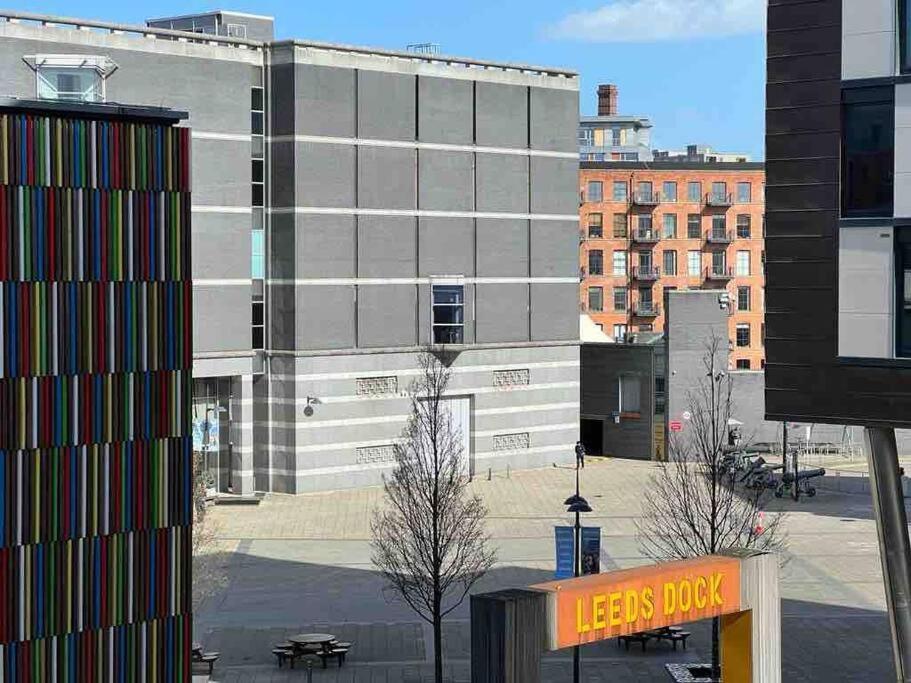 Leeds Clarence Dock 2 Bedroom Apt Exterior foto