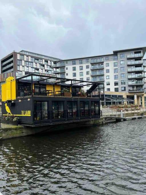 Leeds Clarence Dock 2 Bedroom Apt Exterior foto