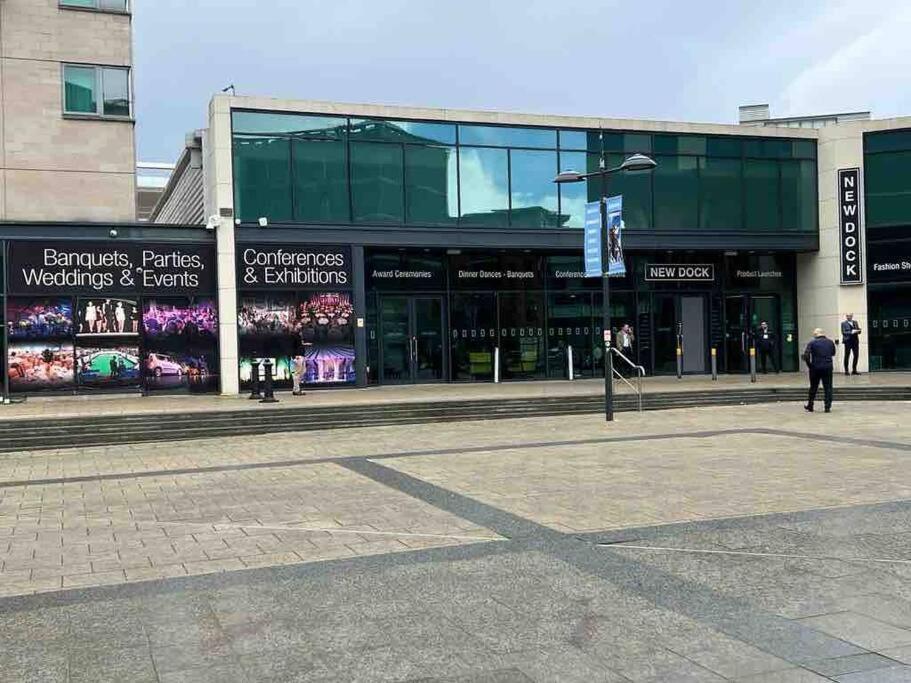 Leeds Clarence Dock 2 Bedroom Apt Exterior foto
