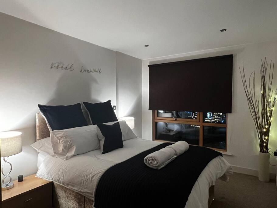 Leeds Clarence Dock 2 Bedroom Apt Exterior foto