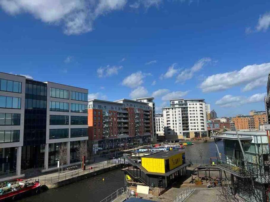 Leeds Clarence Dock 2 Bedroom Apt Exterior foto